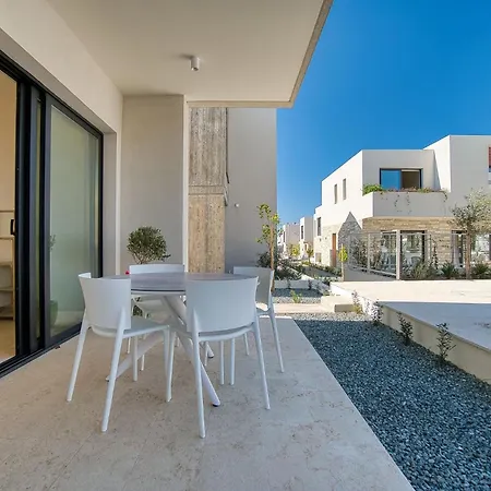 Avalon Gardens 21 Vilă