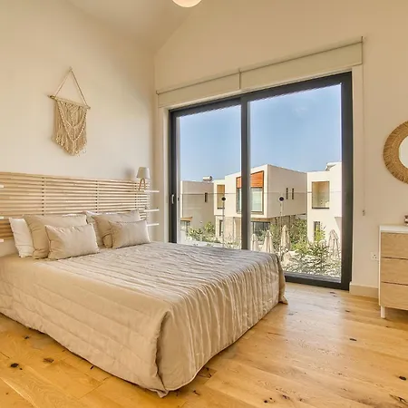 Avalon Gardens 21 Vilă