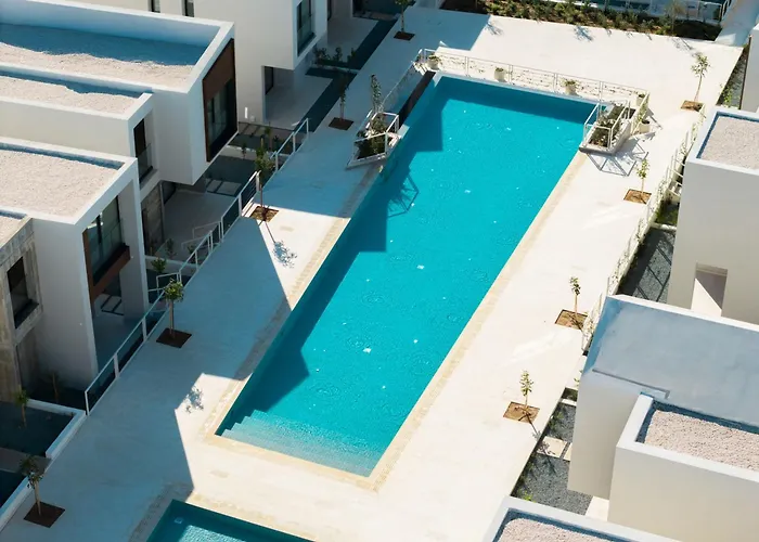 Avalon Gardens 21 Emba